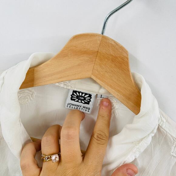 Johnny Was Vintage lightweight embroidered button down blouse - Picture 3 of 5